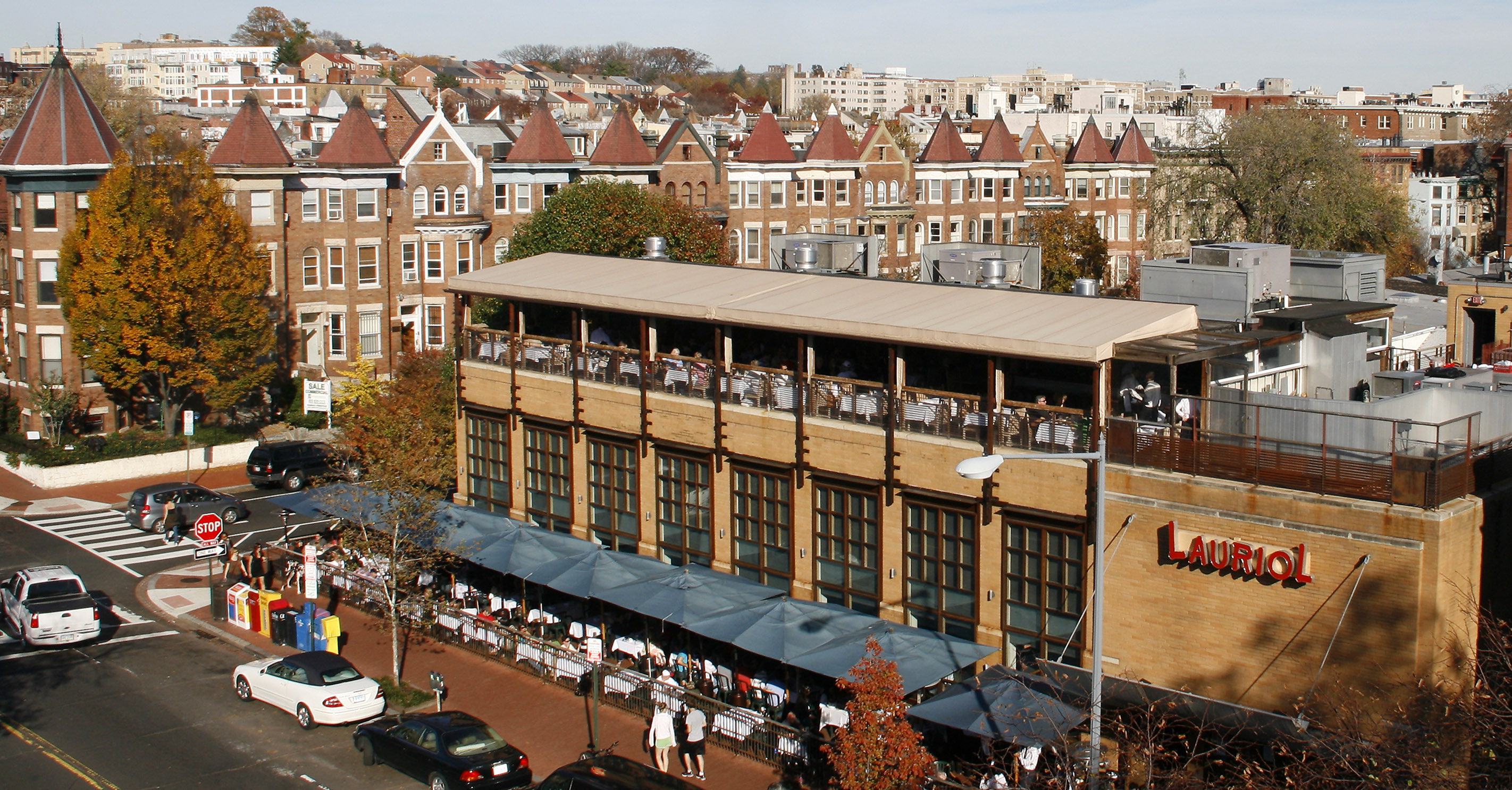 Lauriol Plaza